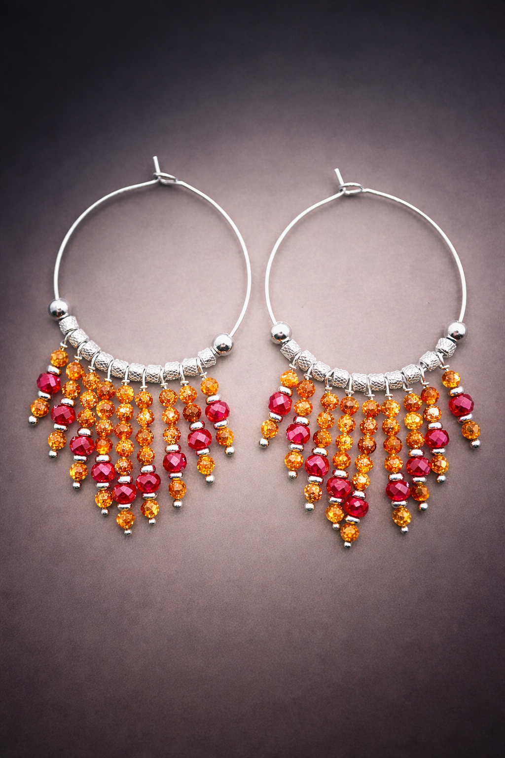 Orecchini artigianali a cerchio grandi con pietre semi-preziose