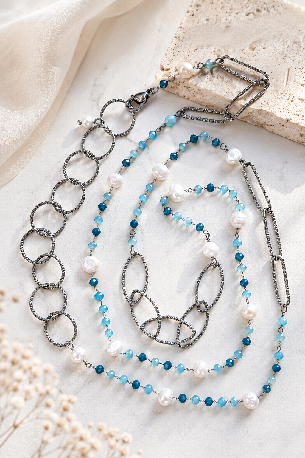 Collana Oceania Lunga in Acciaio, Cristalli Azzurri e Perle d'Acqua Dolce