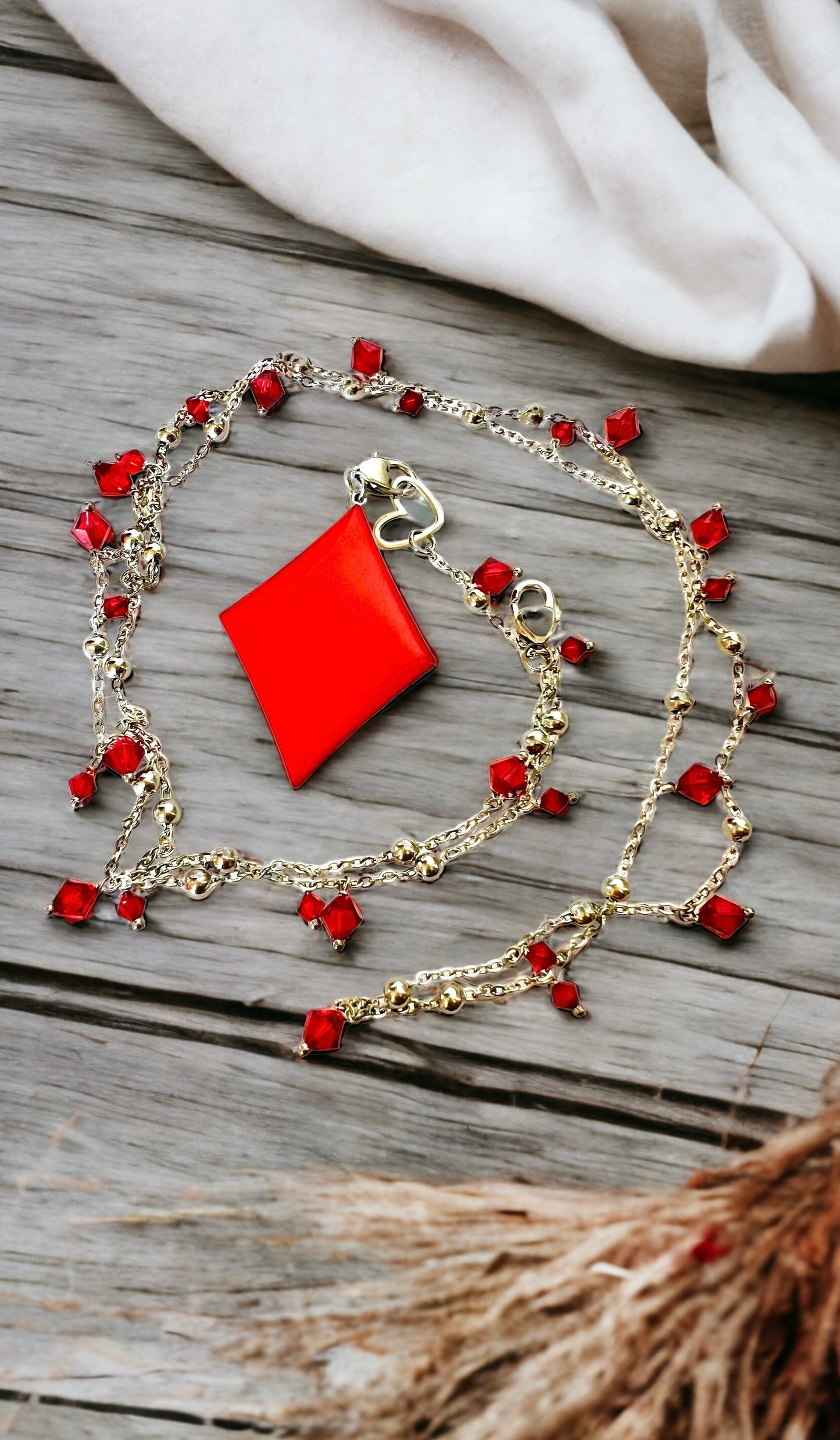 collana in acciaio e cristalli