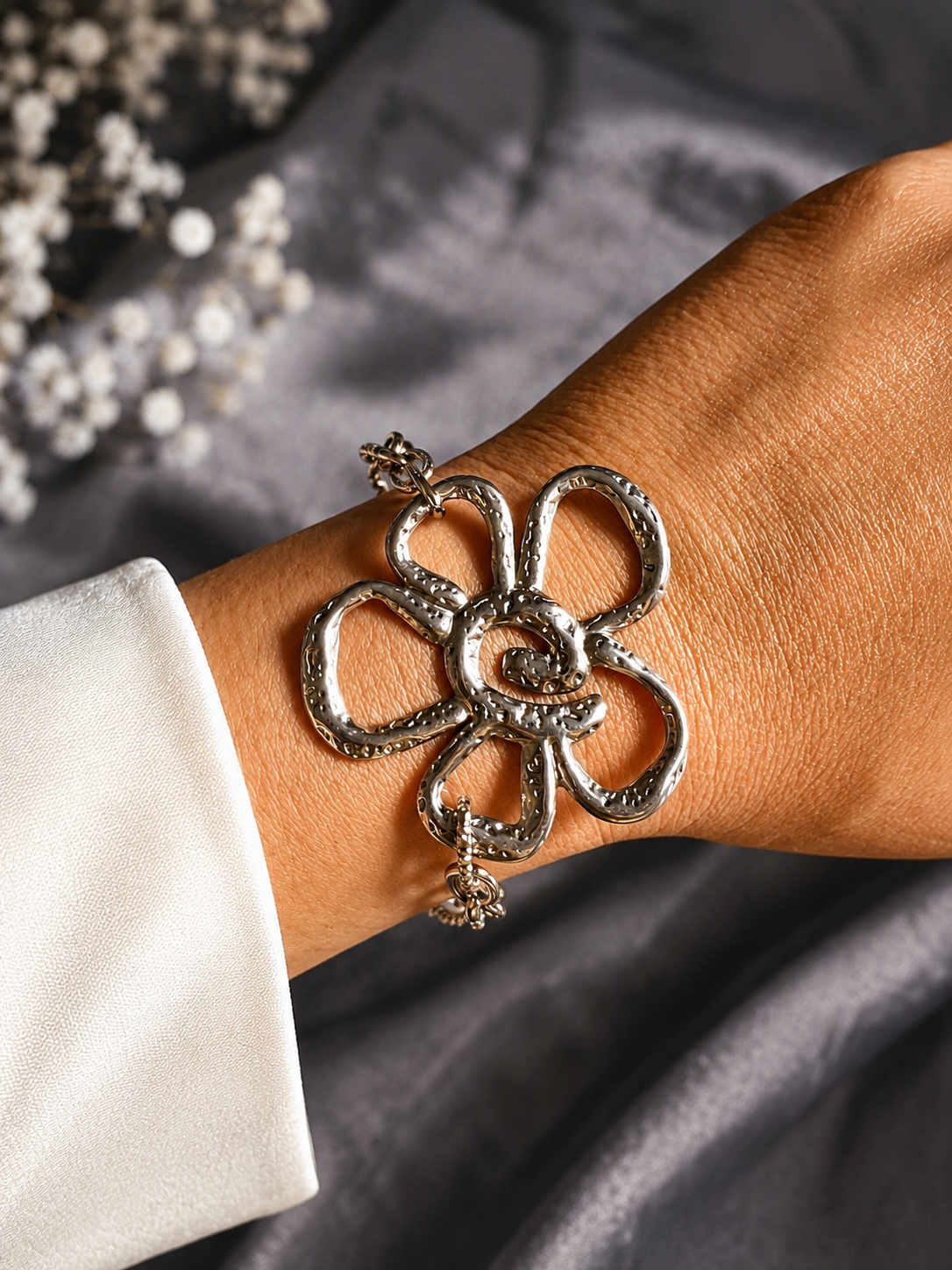 Bracciale Daisy in Acciaio Silver con Fiore Centrale