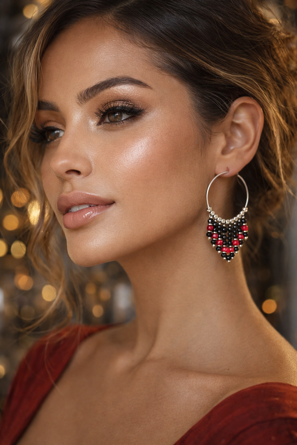 Orecchini artigianali a cerchio grandi con pietre semi-preziose