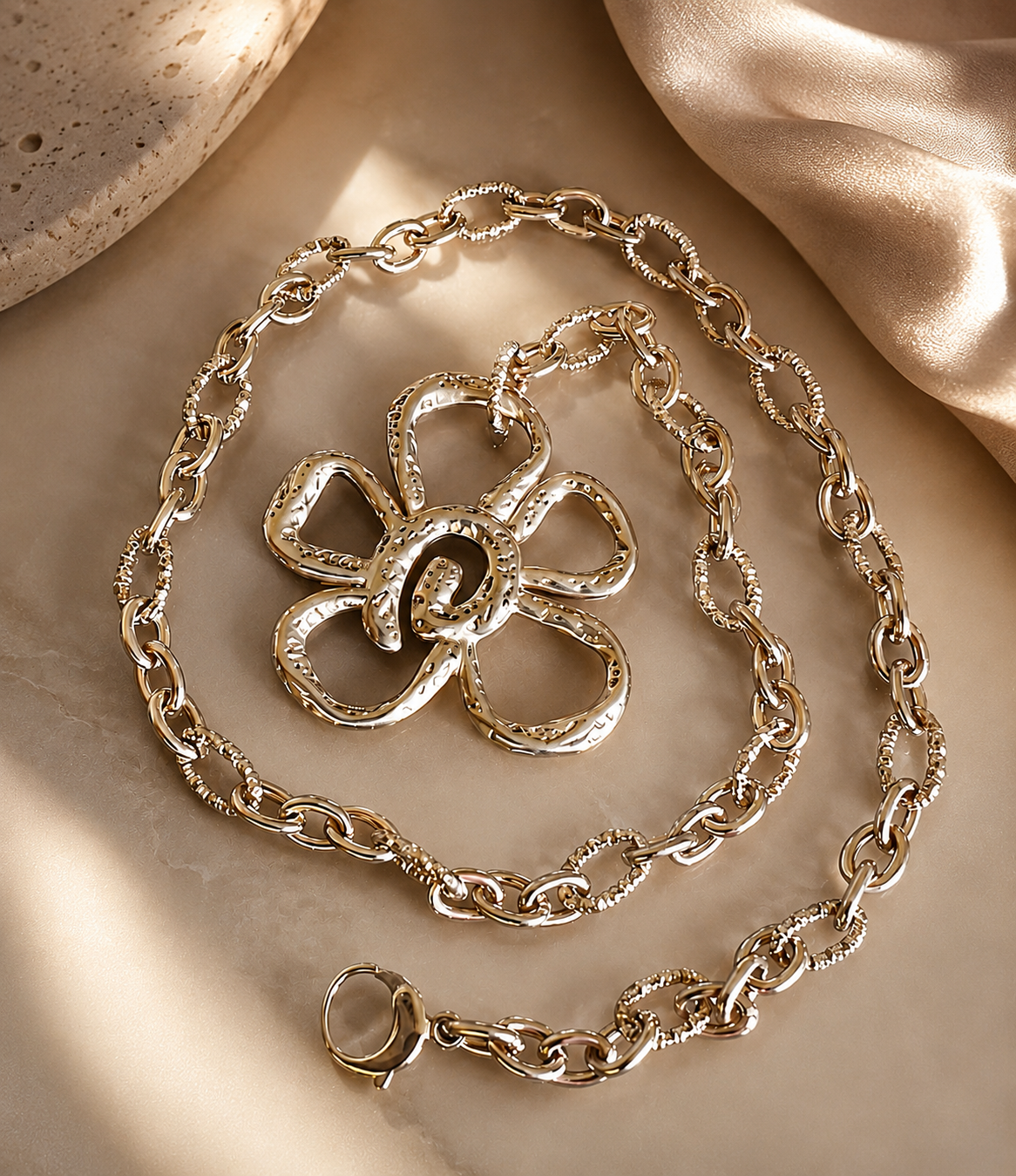 Collana Daisy in Acciaio Silver 50 cm con Maxi Pendente Fiore