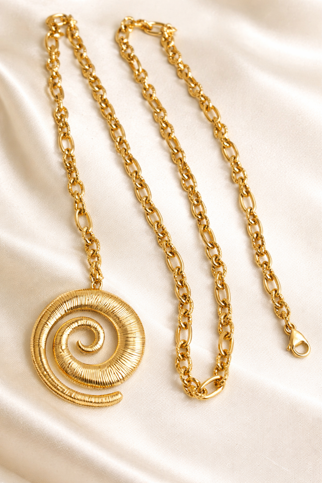 Collana Lunga Spiral Gold – Acciaio Dorato 90 cm con Ciondolo Spirale firmata Vizio Gioielli