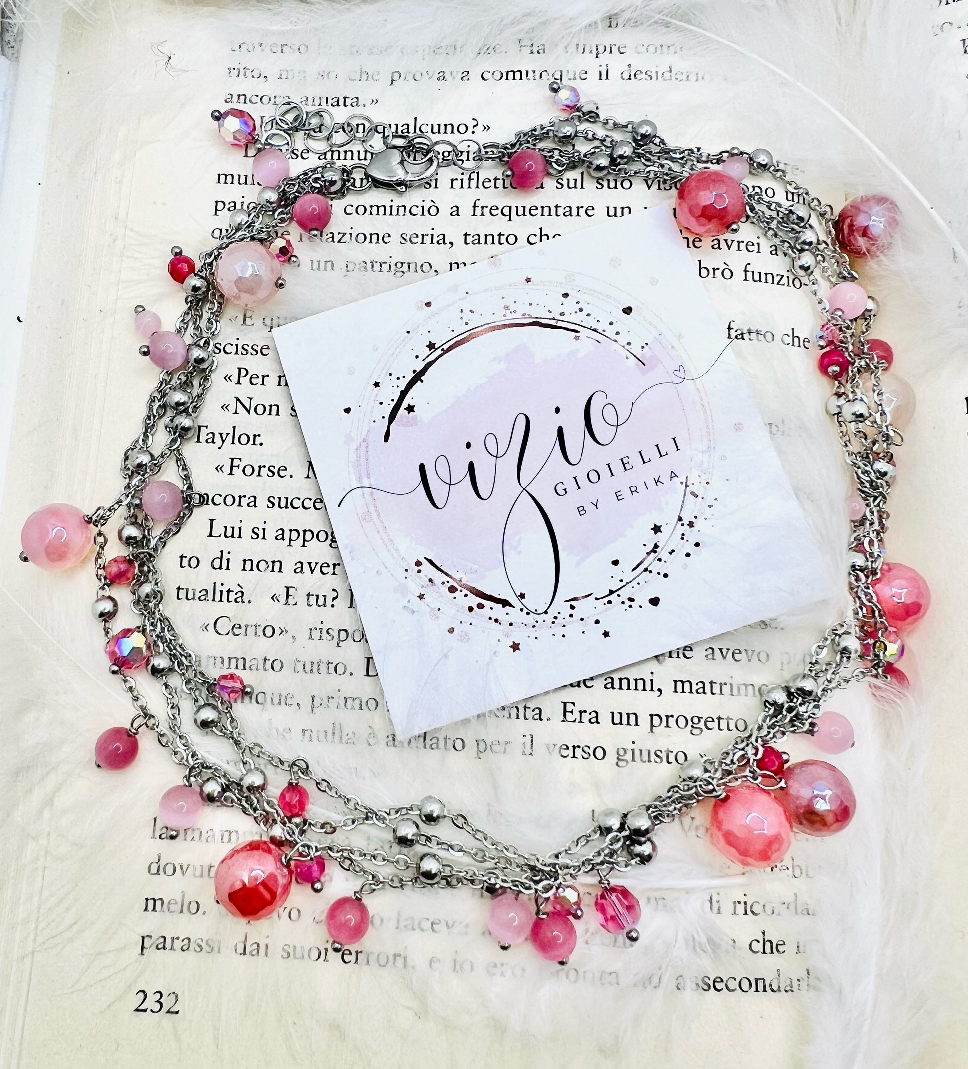 Girocollo multifilo in acciaio con agate elettrolucidate