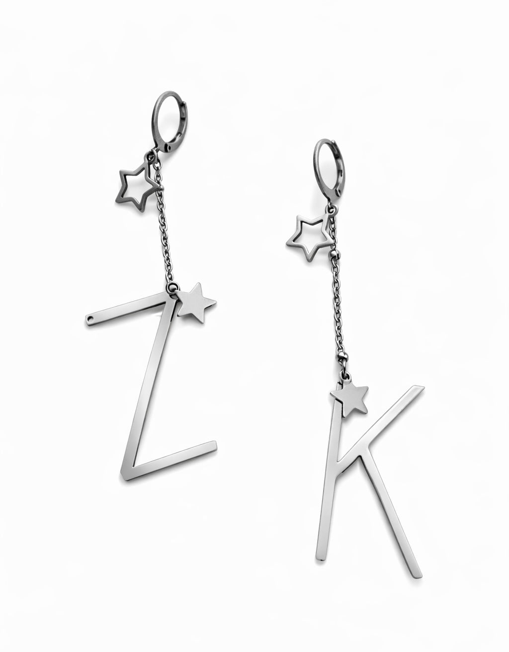 Mono orecchino LETTERA in acciaio firmato Vizio Gioielli