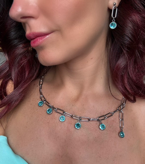 Girocollo in acciaio e cristalli azzurri