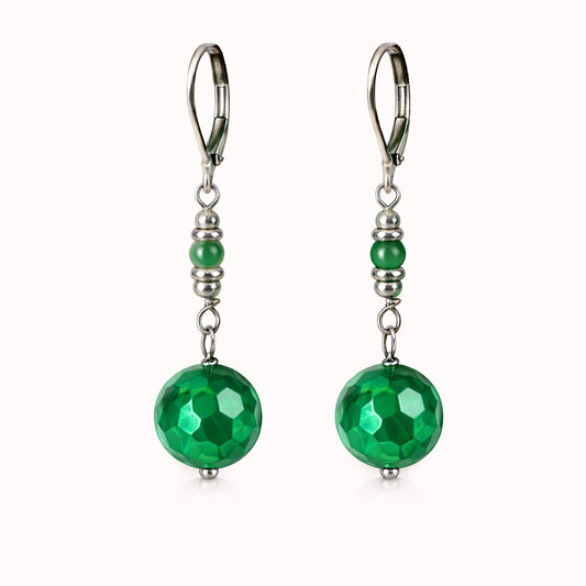 Orecchini pendenti in acciaio, con agate elettrolucidate verdi e pietre naturali firmati Vizio Gioielli