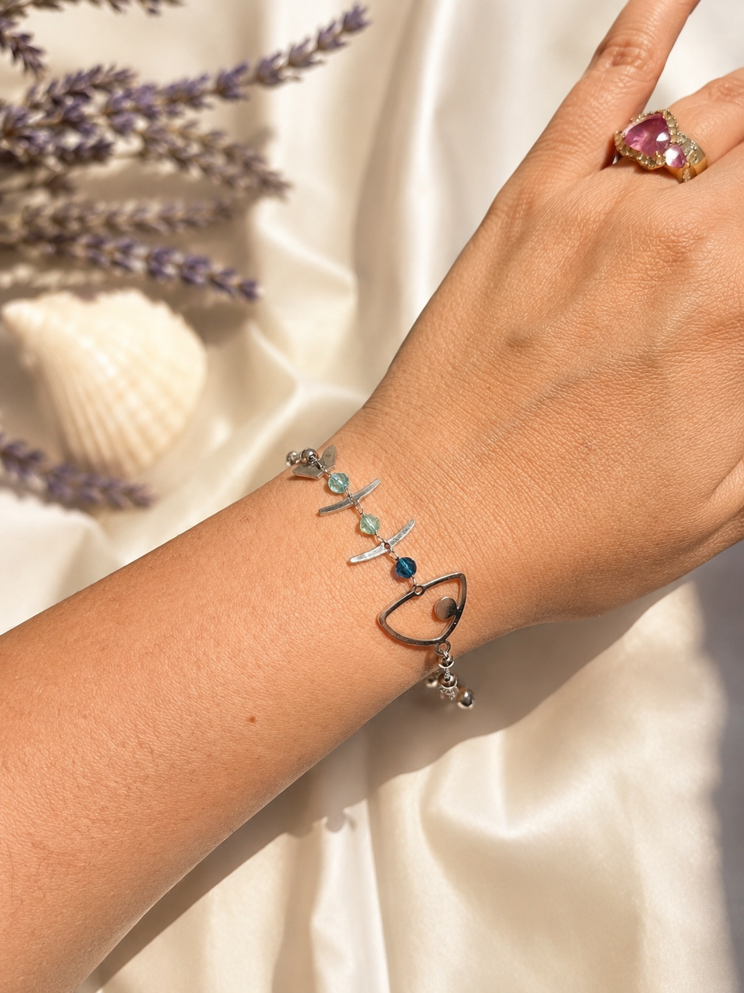 Bracciale Fishbone in Acciaio e Cristalli Blu – Regolabile