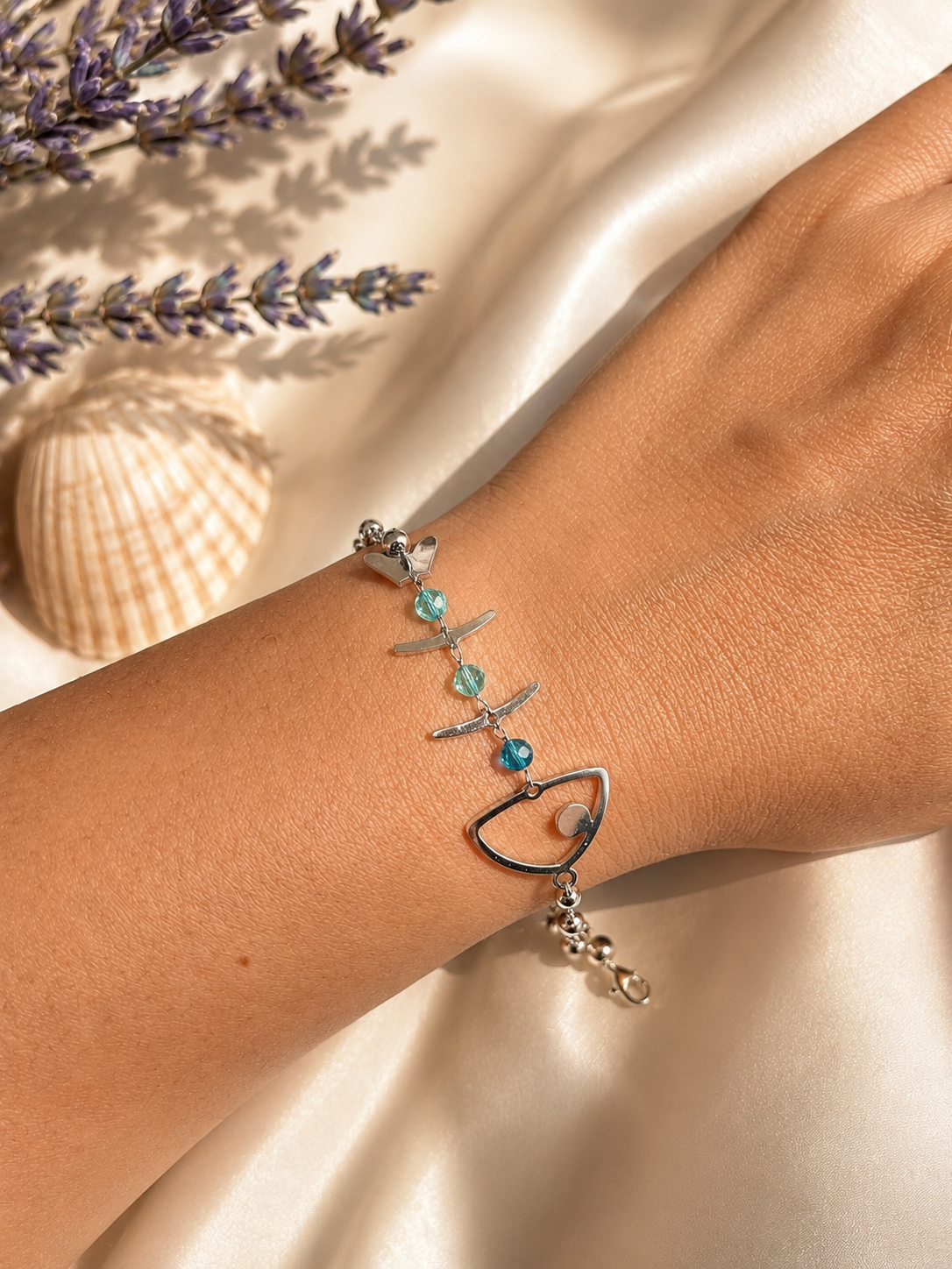 Bracciale Fishbone in Acciaio e Cristalli Blu – Regolabile