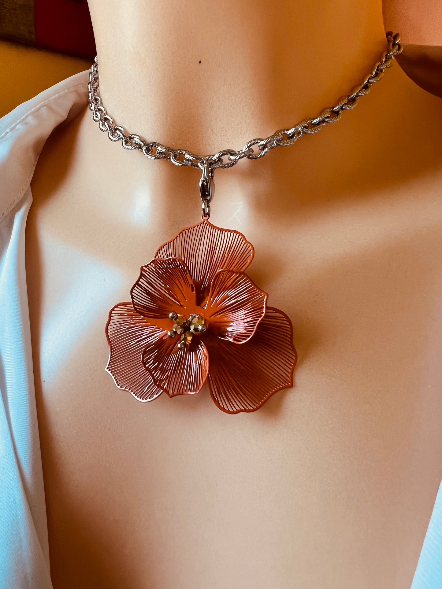 Mono orecchino in acciaio e cristalli