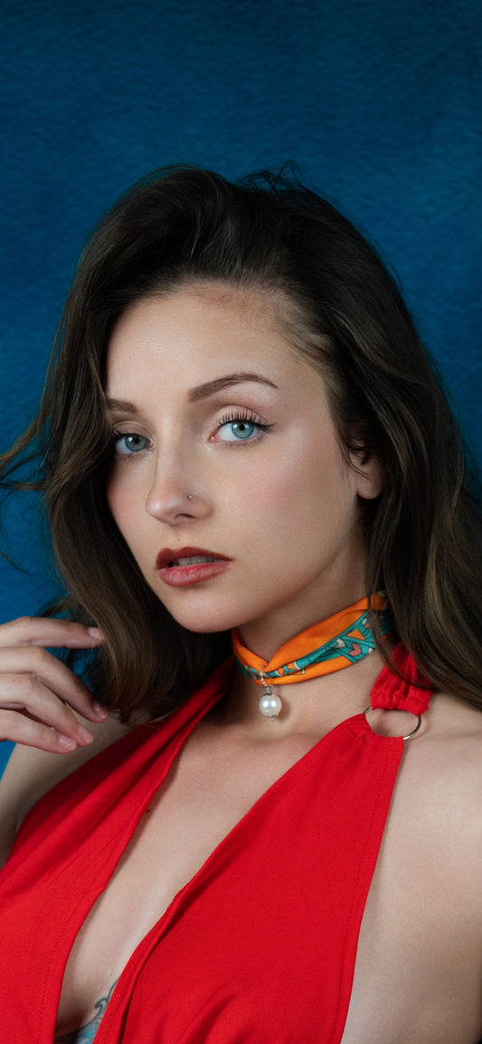 Choker di raso romantico con perla 