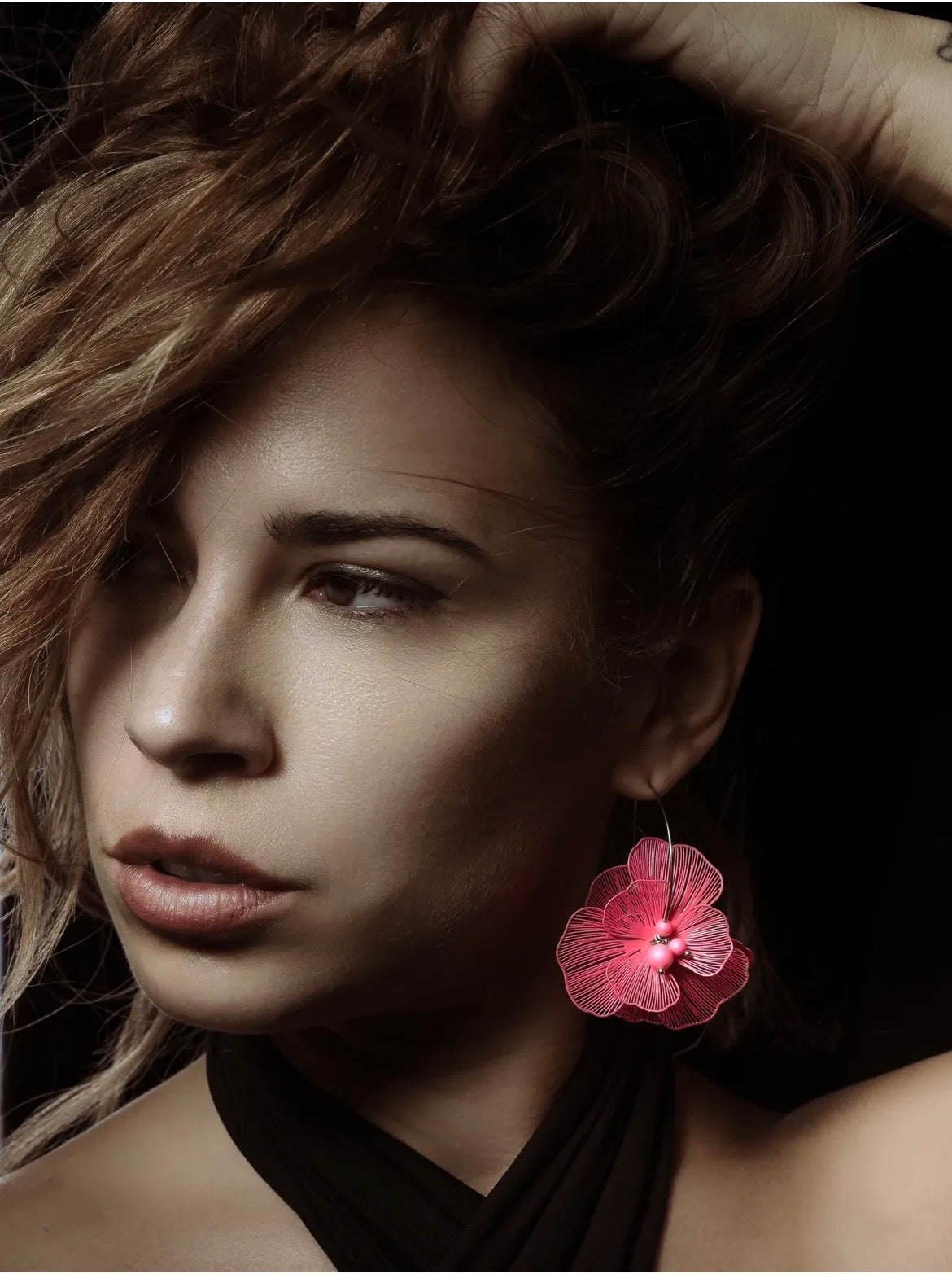 Mono orecchino in acciaio e perle Swarovski rosa firmato Vizio Gioielli