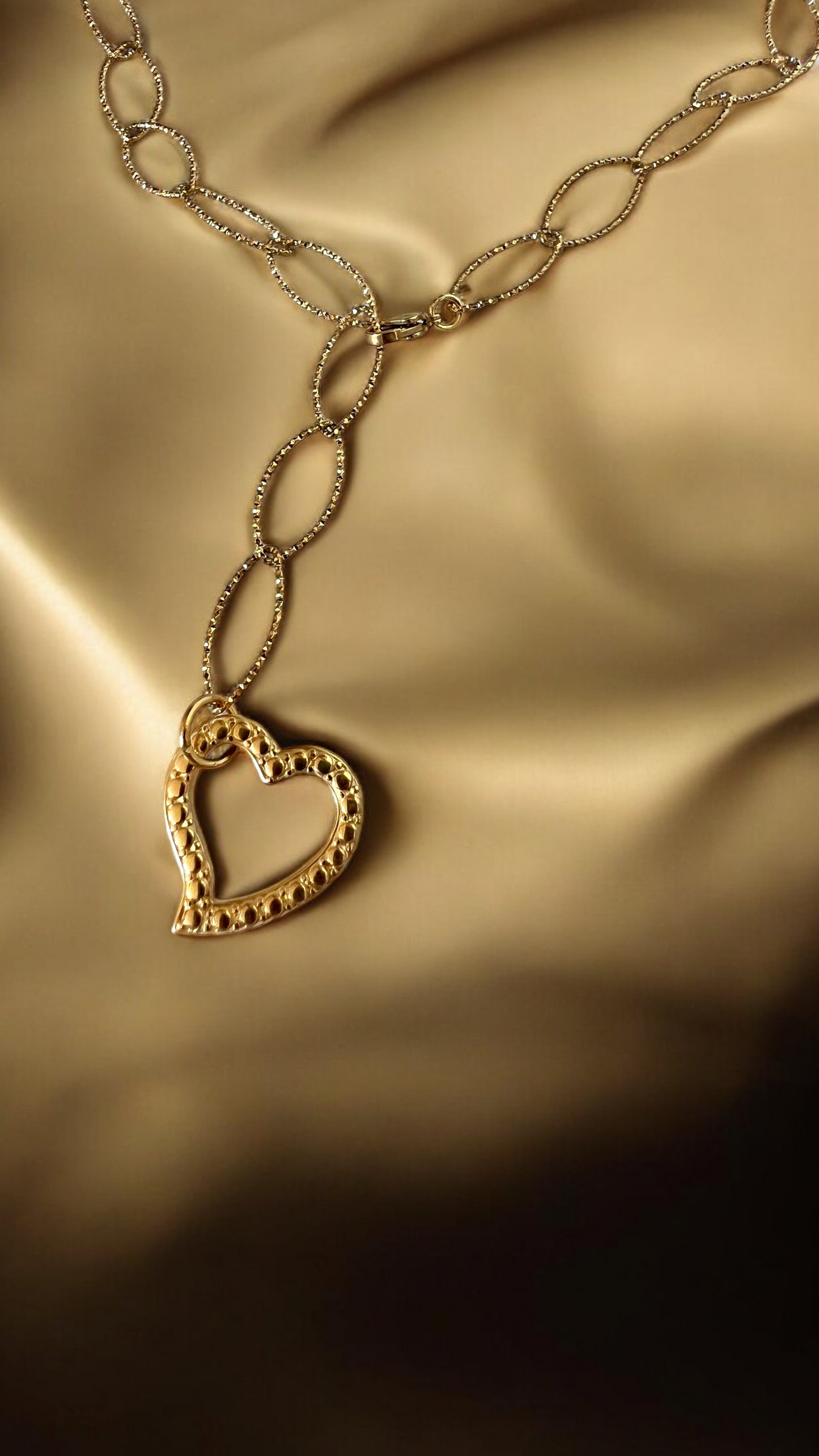 Girocollo in acciaio dorato