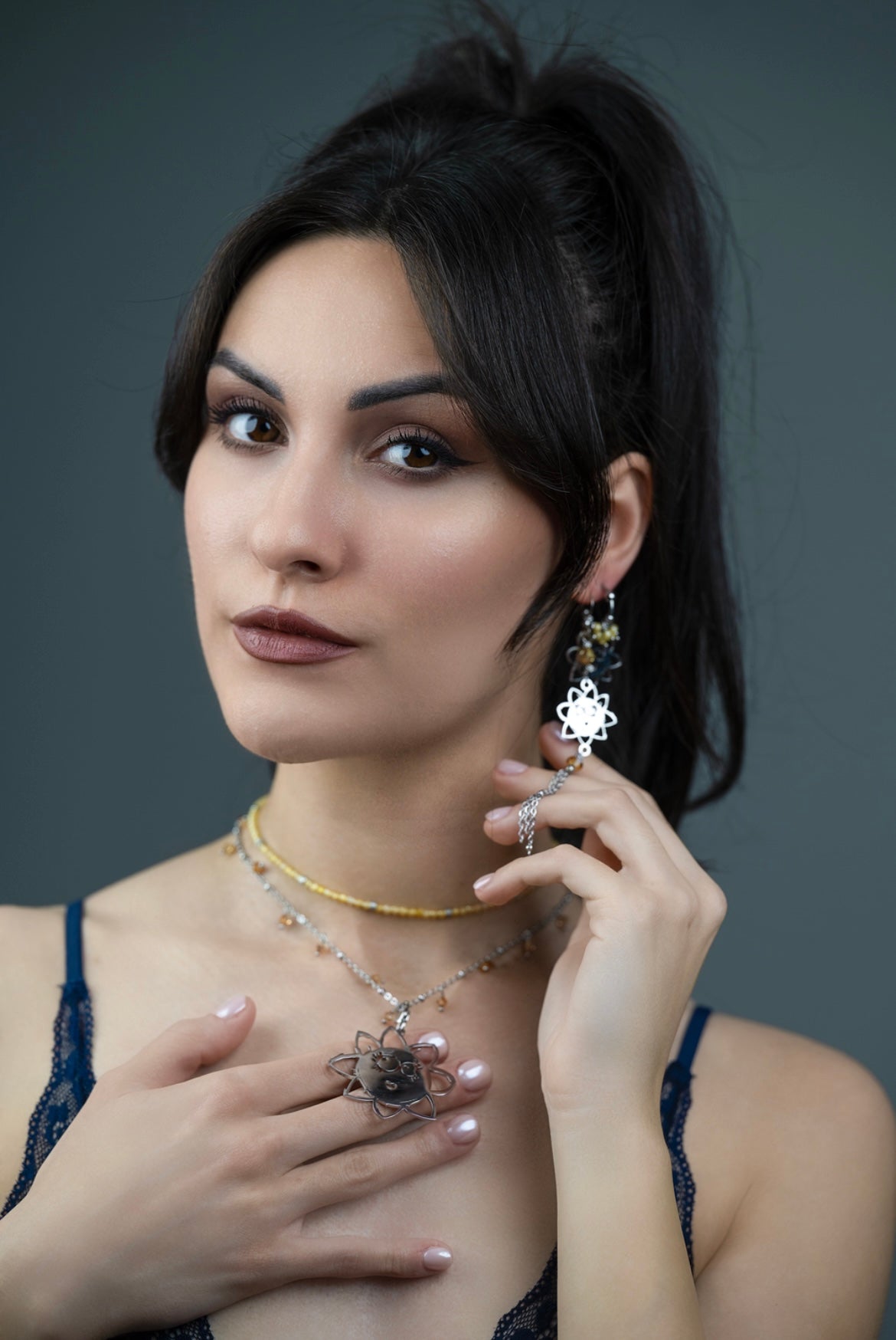 Girocollo e orecchini in acciaio e cristalli Swarovski