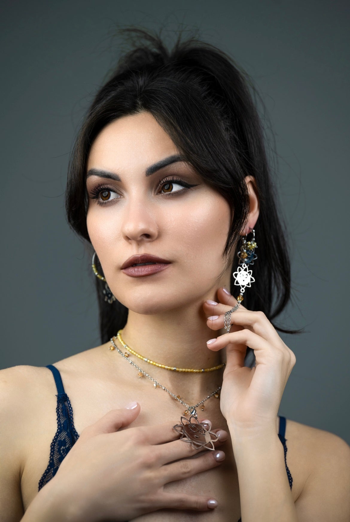 Girocollo e orecchini in acciaio e cristalli Swarovski