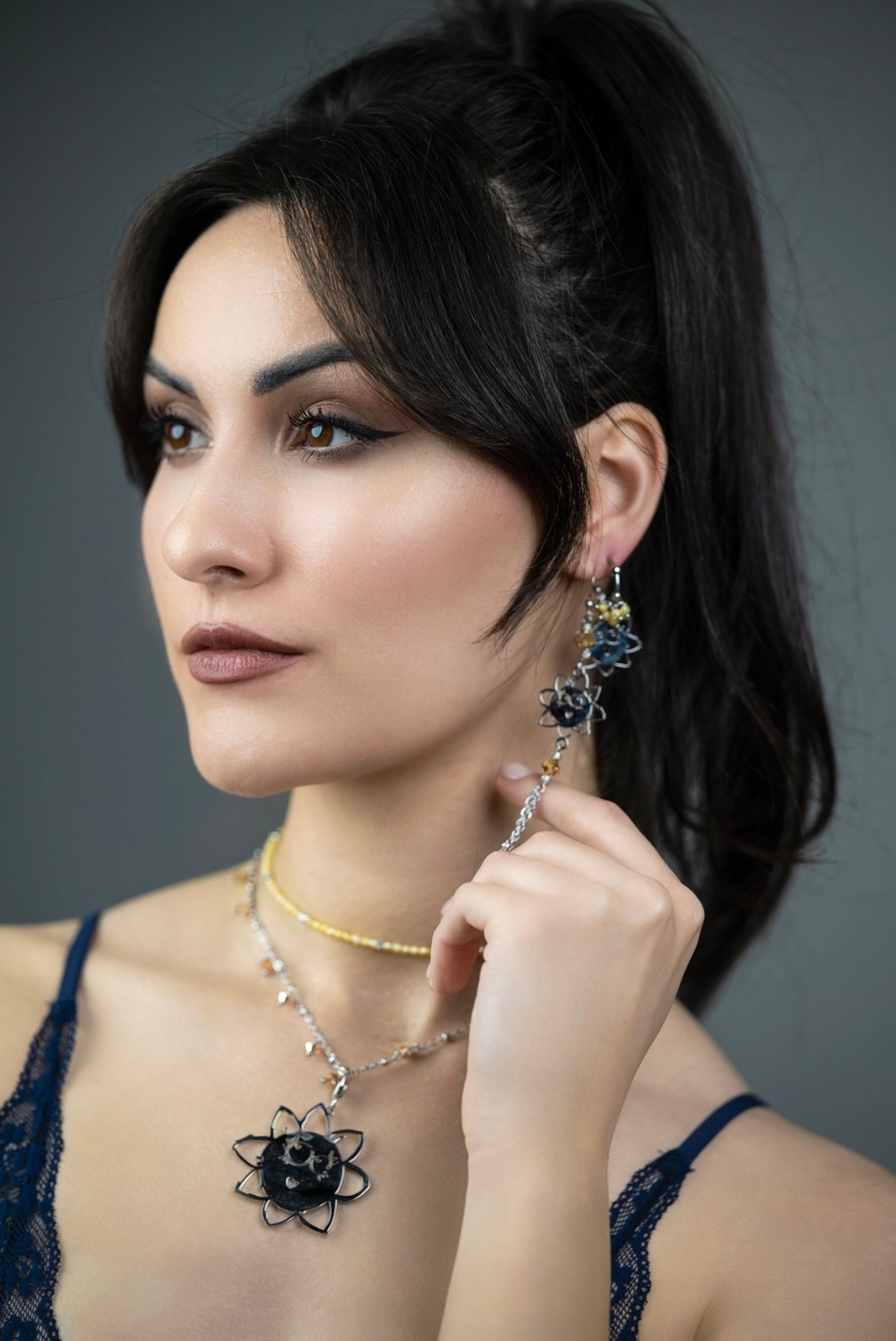 Girocollo e orecchini in acciaio e cristalli Swarovski