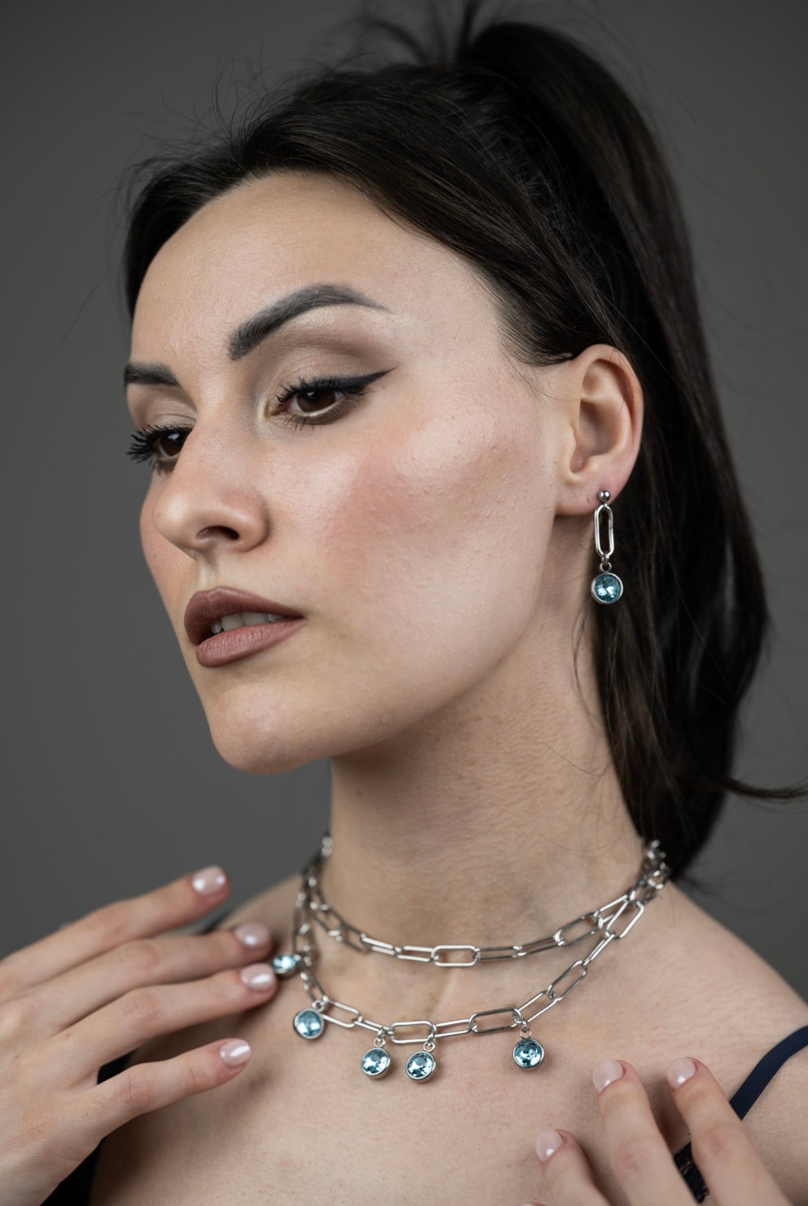 Girocollo in acciaio e cristalli azzurri firmato Vizio Gioielli