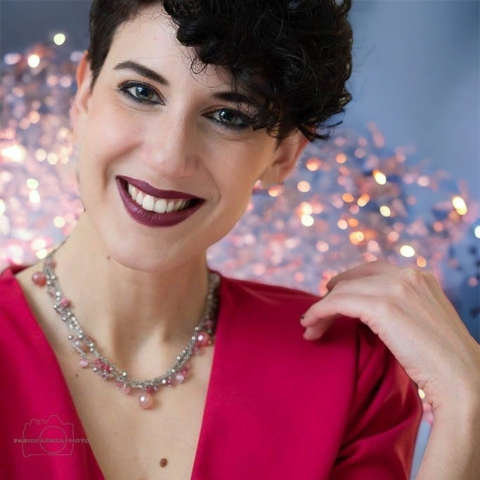 Girocollo multifilo in acciaio con agate elettrolucidate