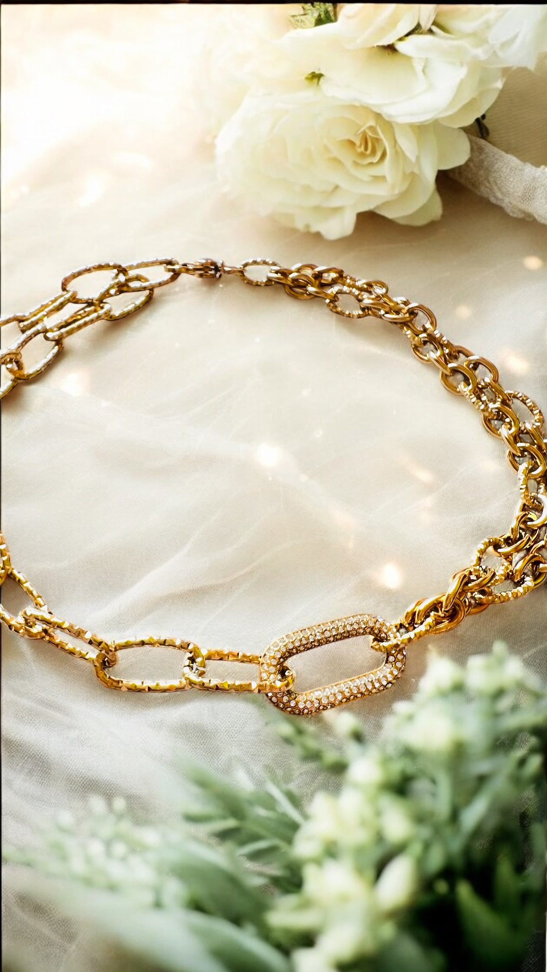 Girocollo in acciaio dorato