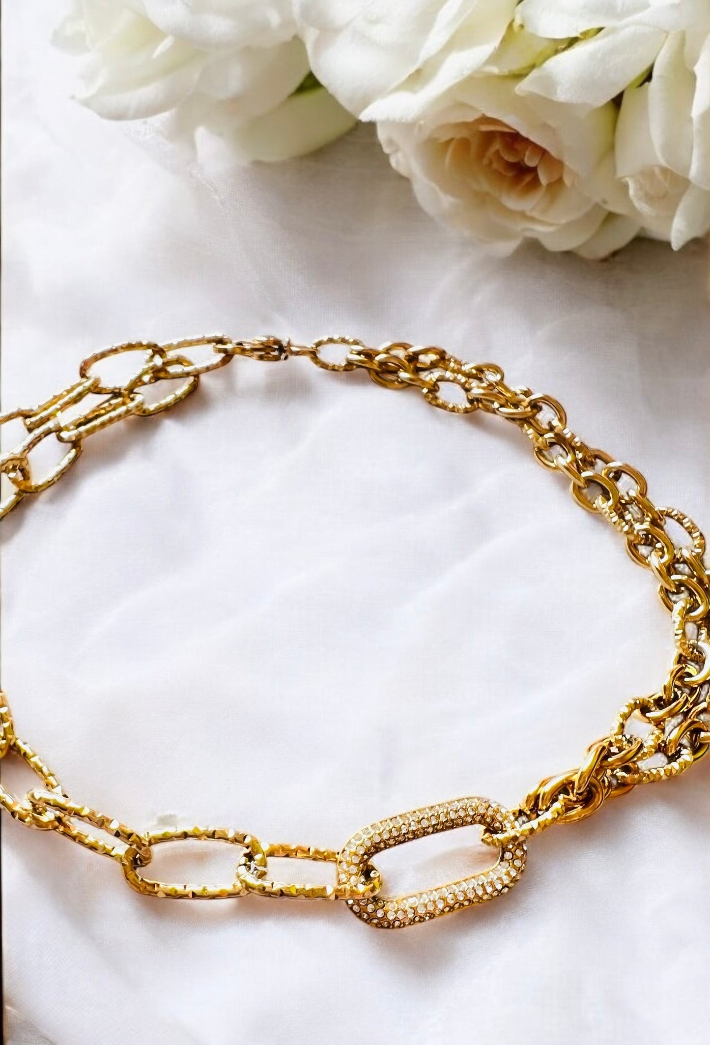 Girocollo in acciaio dorato