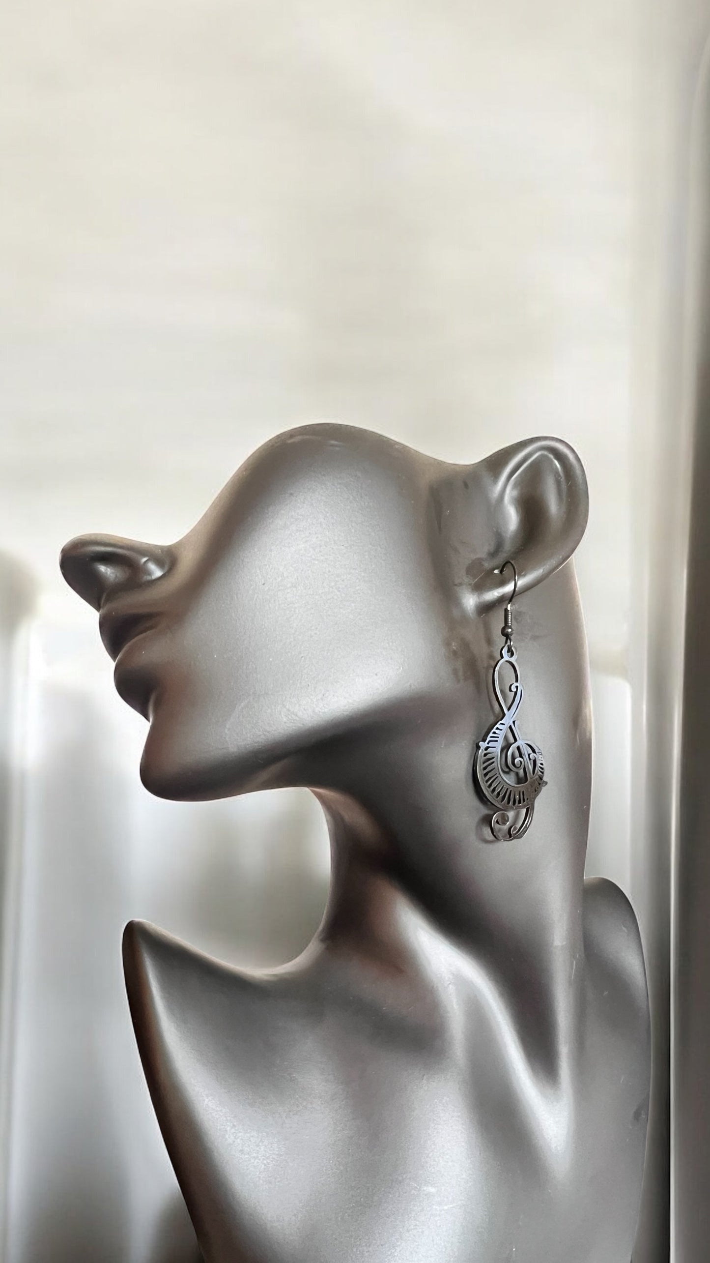 Mono Orecchino in Acciaio nero