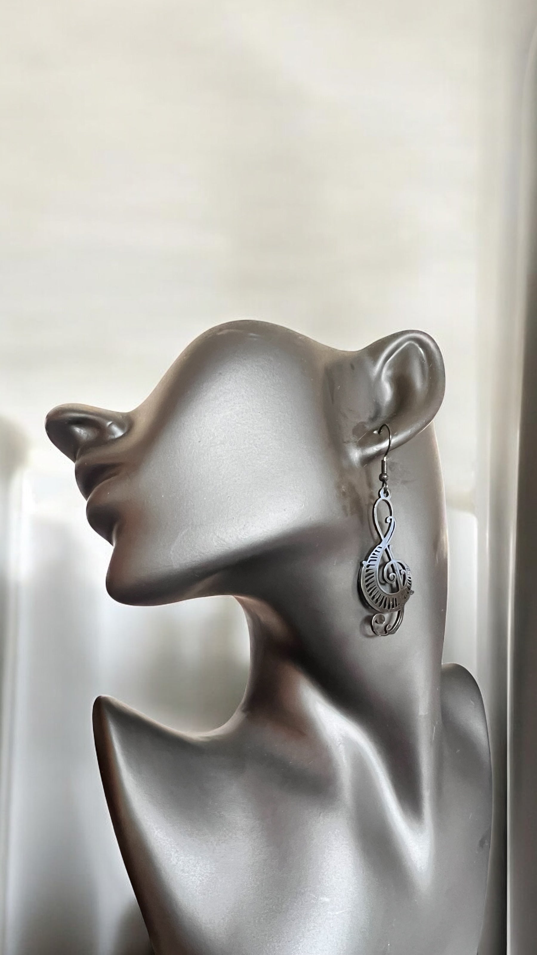 Mono Orecchino in Acciaio nero