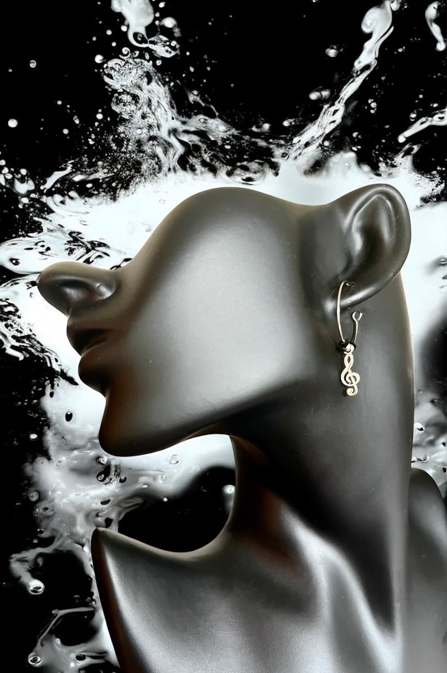 Mono orecchino in acciaio e cristalli Swarovski Neri