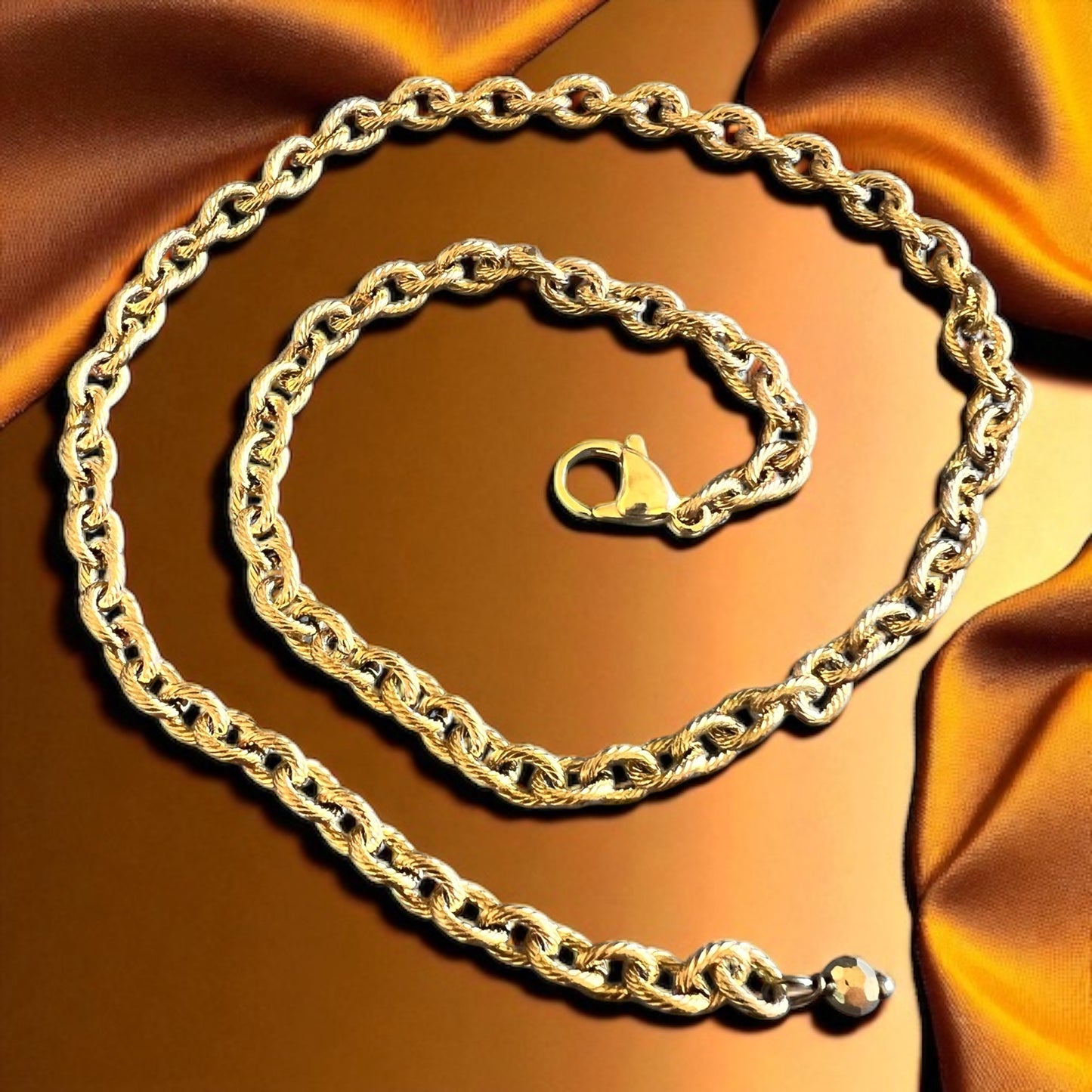 Girocollo in acciaio dorato