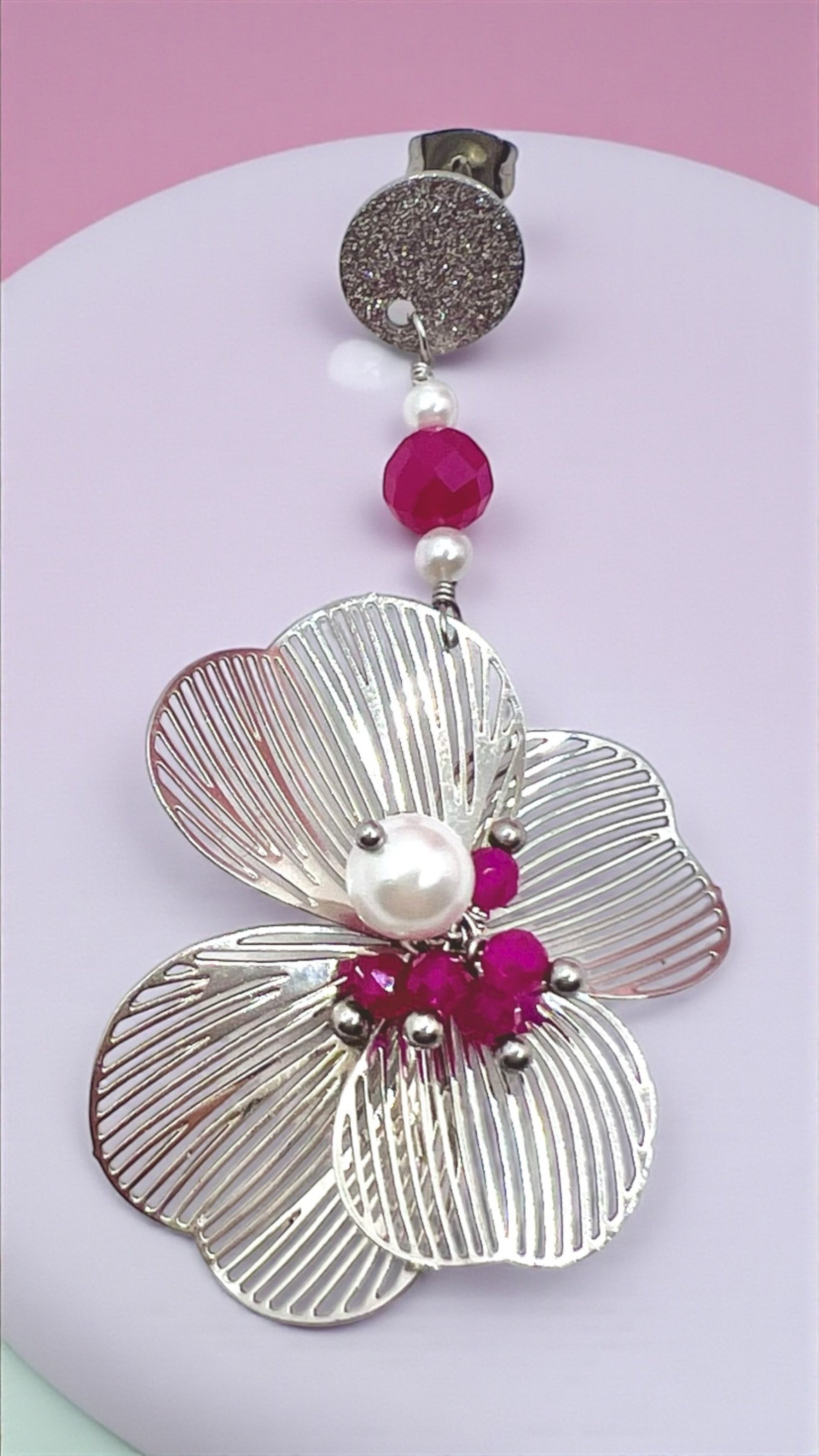 Mono orecchino fiore acciaio rubino lab e perle di conchiglia