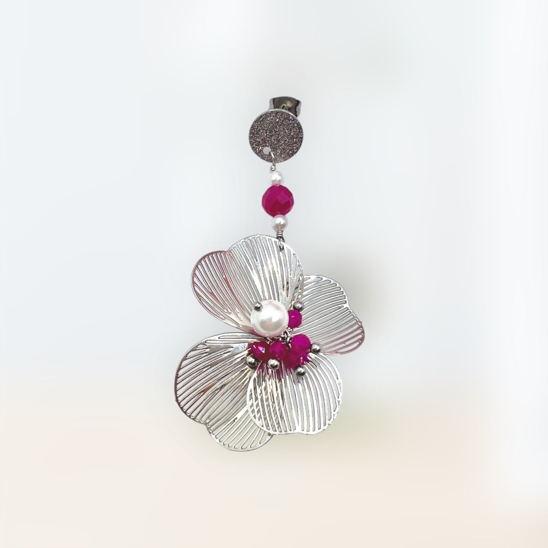 Mono orecchino fiore acciaio rubino lab e perle di conchiglia