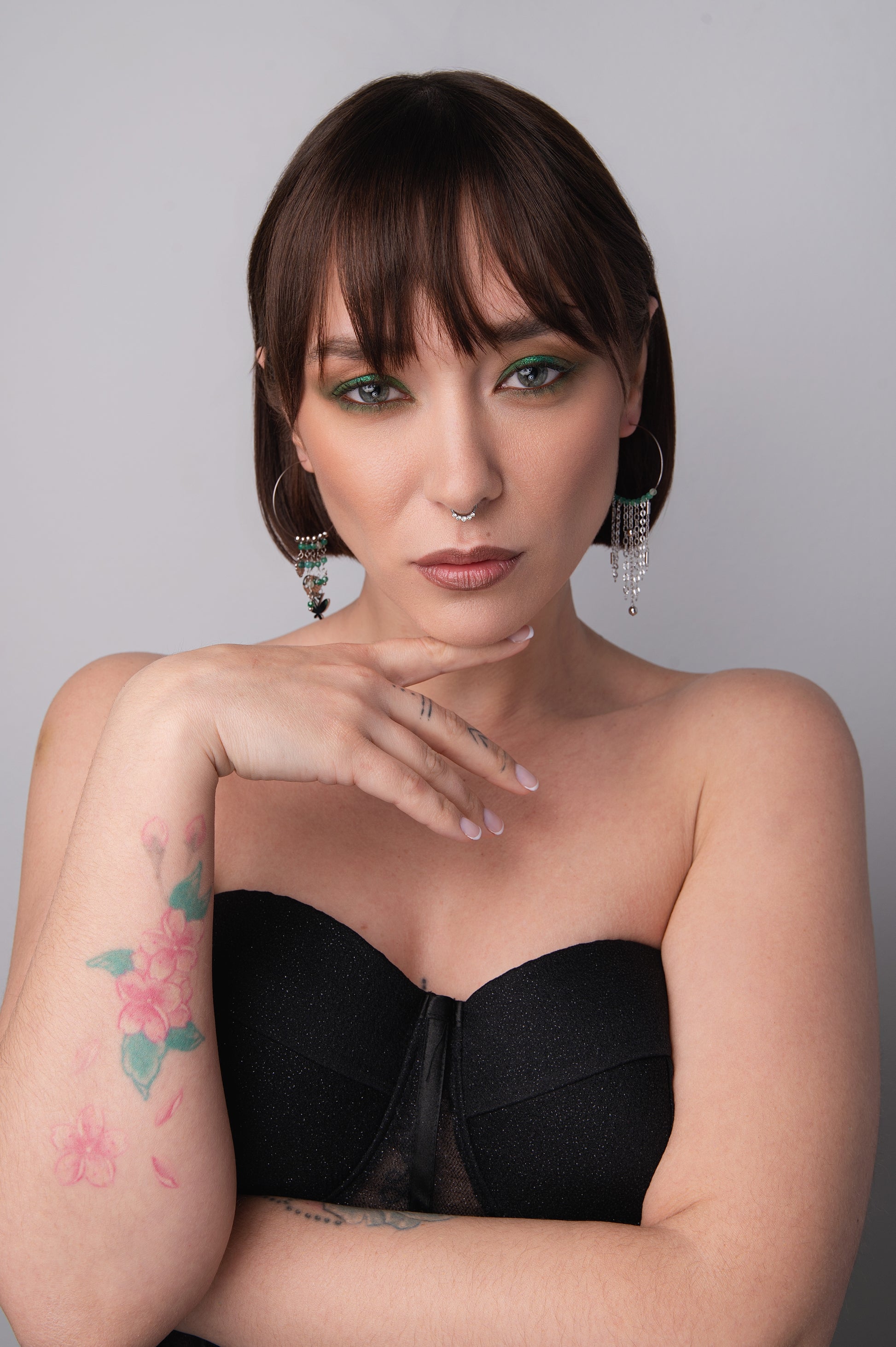 Mono orecchino in acciaio e zirconi firmato Vizio Gioielli