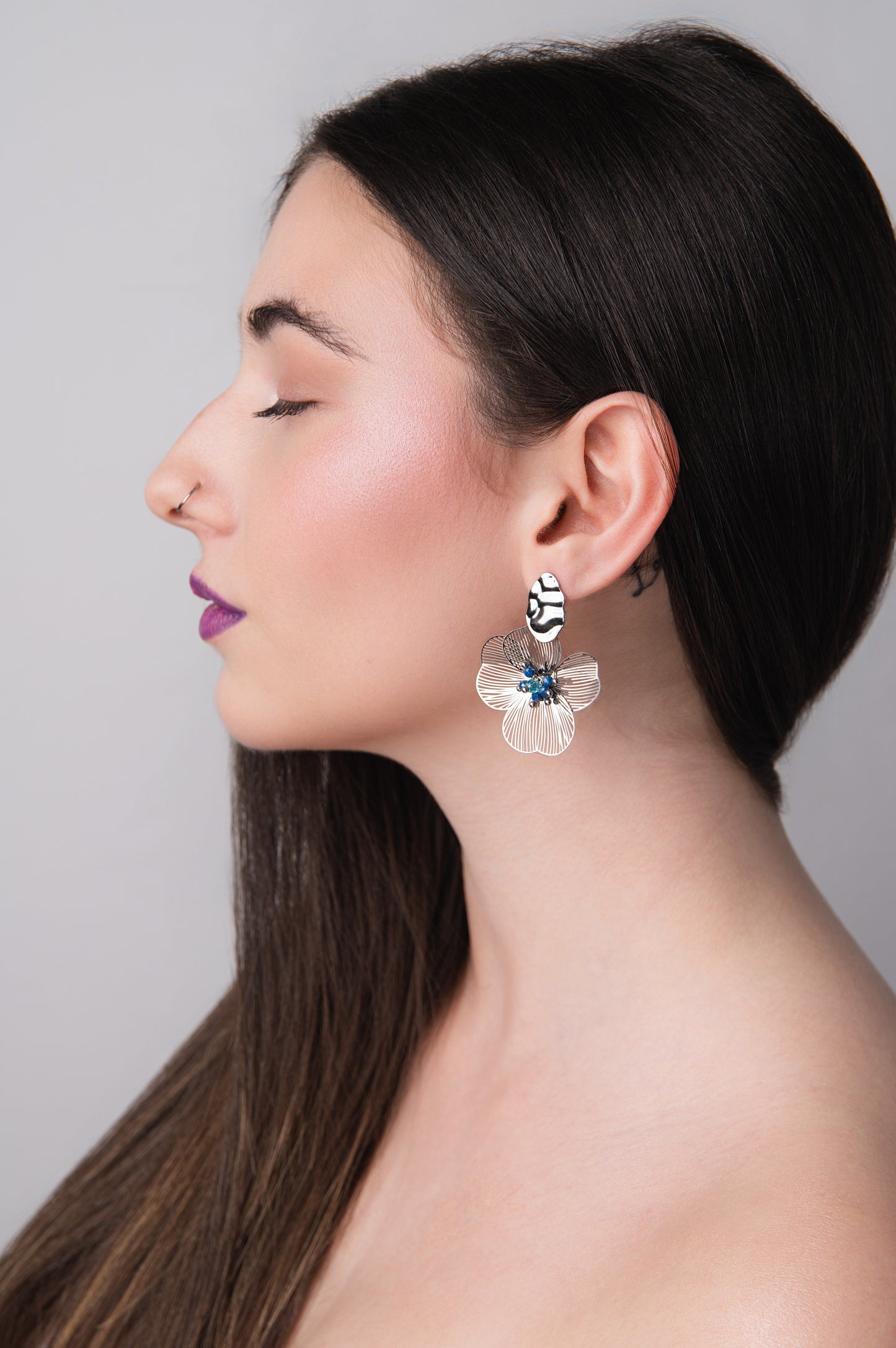 Mono orecchino in acciaio e zirconi firmato Vizio Gioielli