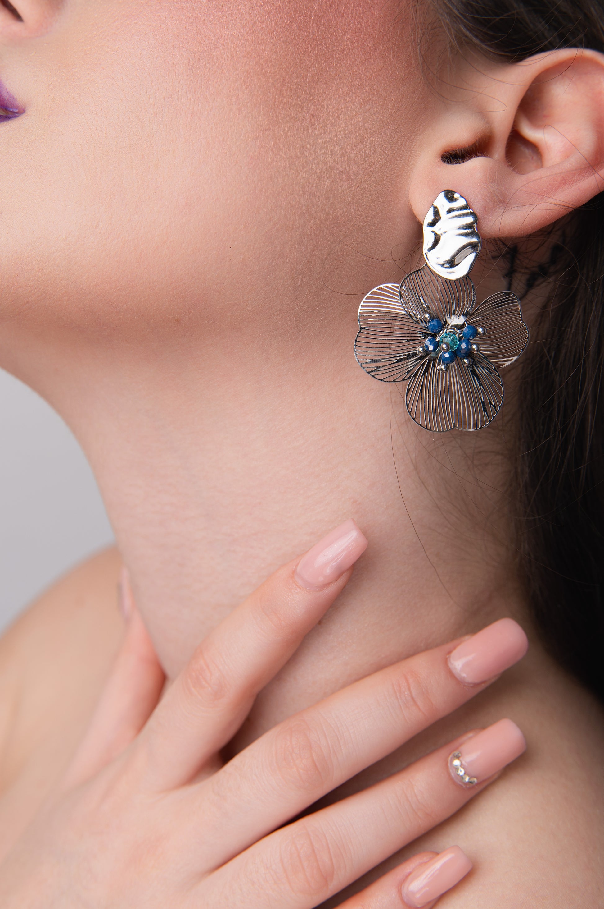 Mono orecchino in acciaio e zirconi firmato Vizio Gioielli