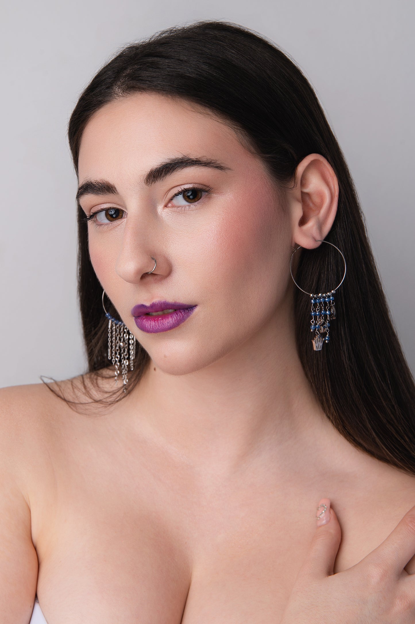 Mono Orecchino Maxi in Acciaio con Zirconi Blu e Pendenti Luna, Cuore e Corona firmato Vizio Gioielli