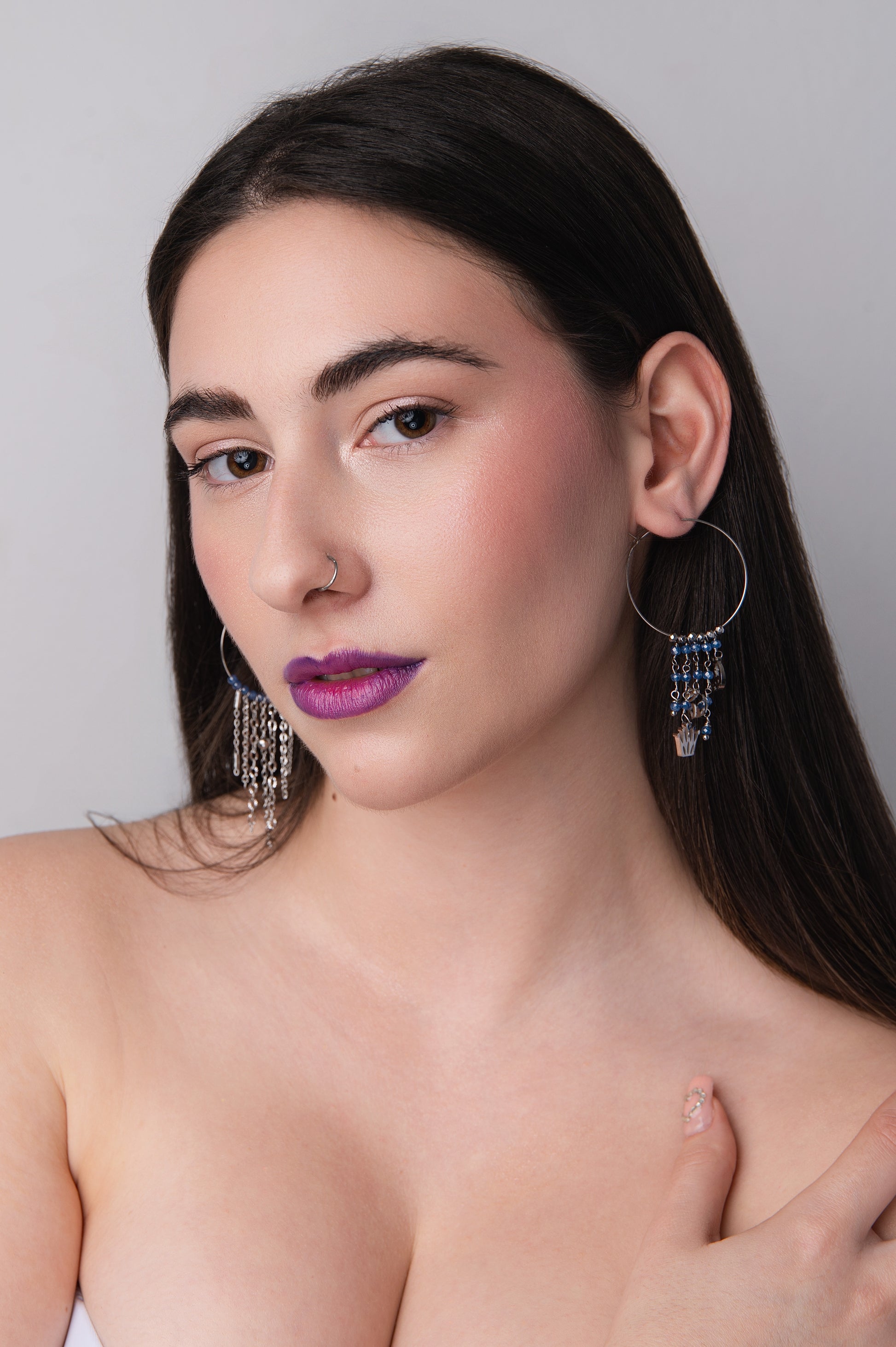 Mono Orecchino Maxi in Acciaio con Zirconi Blu e Pendenti Luna, Cuore e Corona firmato Vizio Gioielli