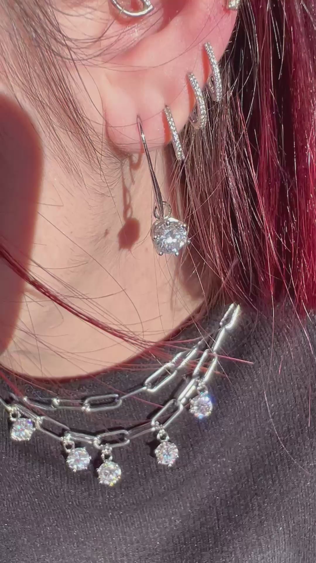 Girocollo e orecchini in acciaio e Moissanite 