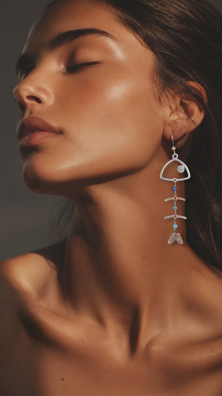 Monorecchino Fishbone in Acciaio e Zirconi Blu – Lisca di Pesce 7 cm
