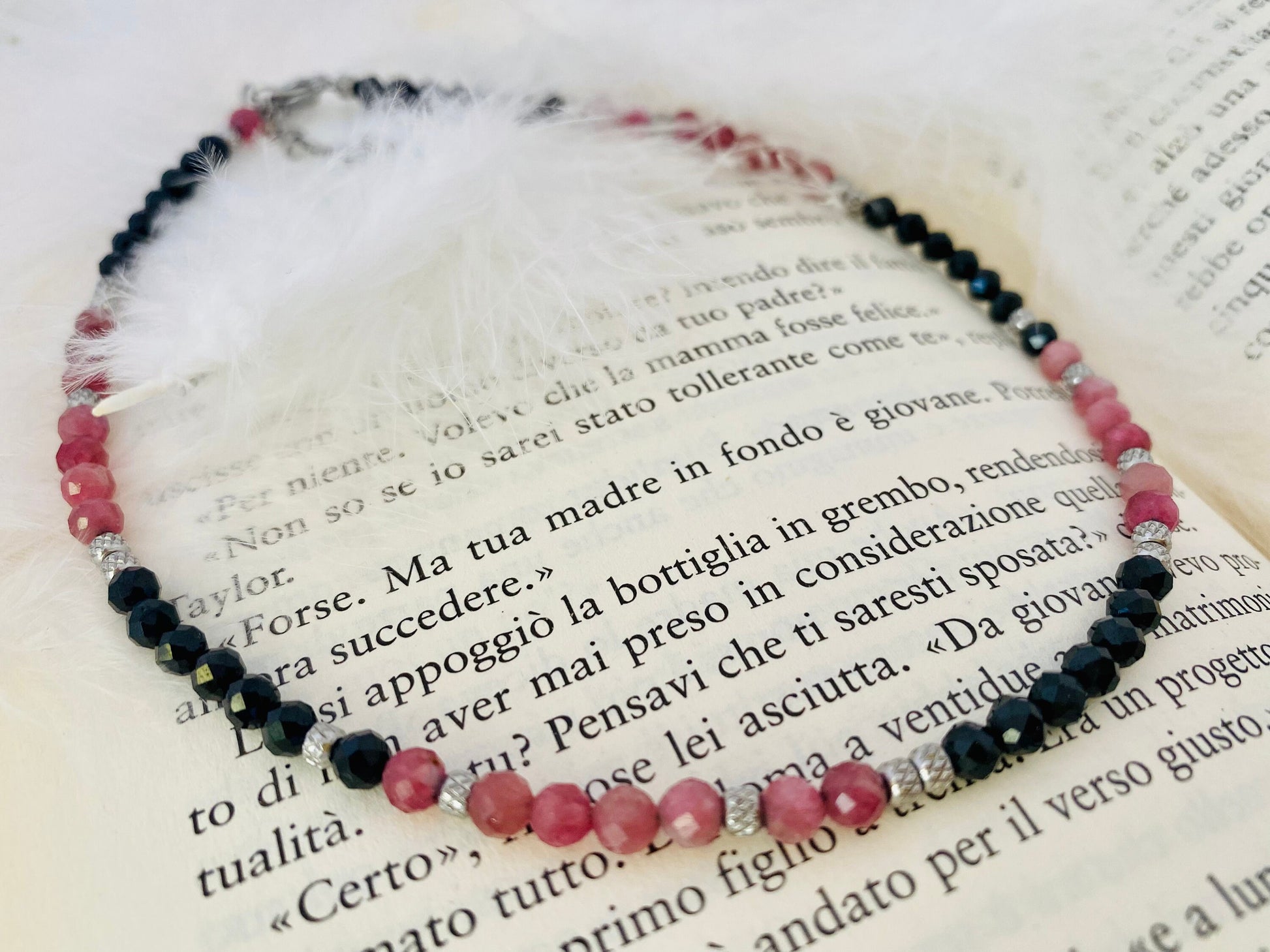 Choker realizzato con spinelli e tormaline rosa